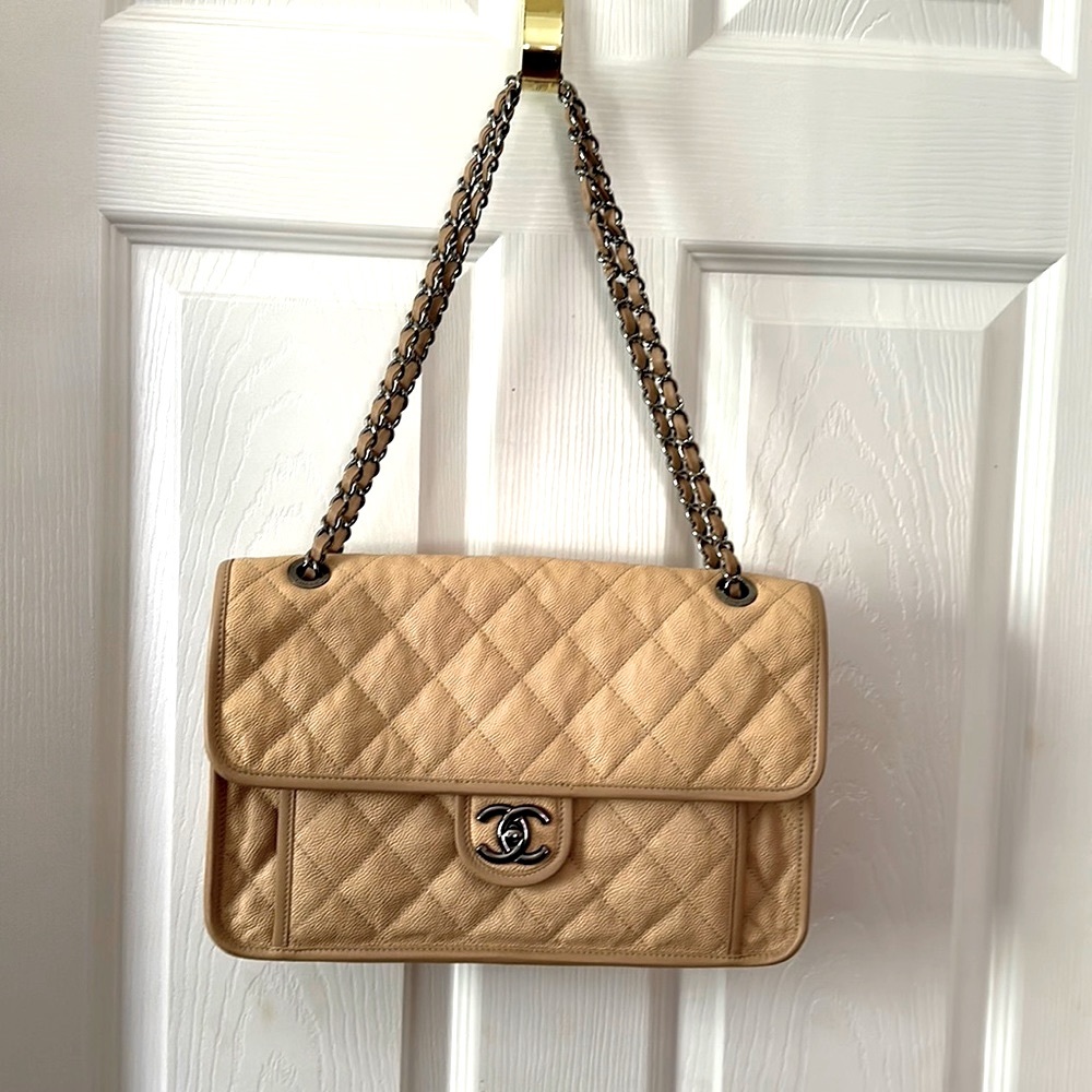 Large Shopping Ecru Chanel Leather Bag